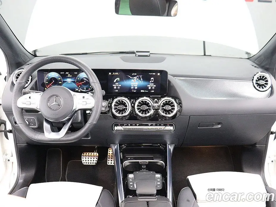 Mercedes-Benz GLA-Class 2023 2.0 гидро, фото 14