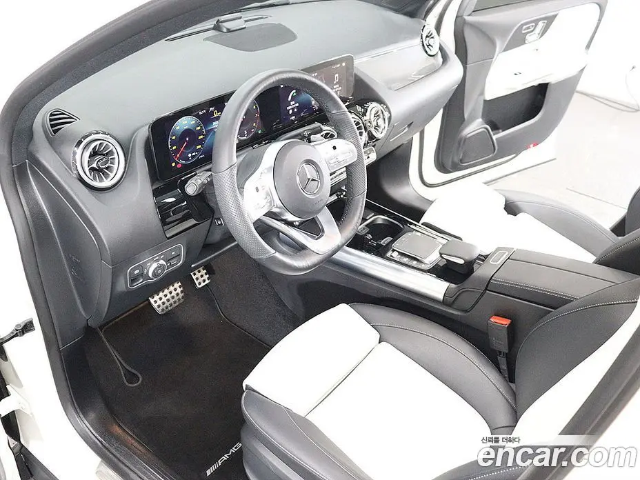 Mercedes-Benz GLA-Class 2023 2.0 гидро, фото 17