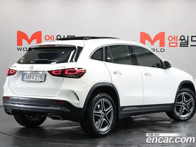 Mercedes-Benz GLA-Class 2023 2.0 гидро, миниатюра 3