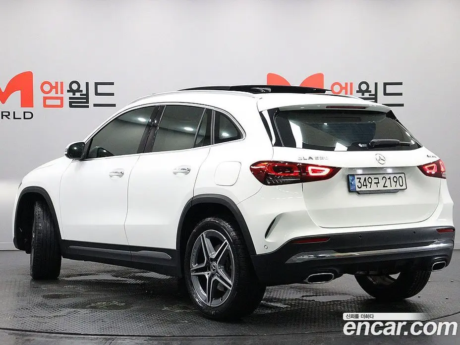 Mercedes-Benz GLA-Class 2023 2.0 гидро, фото 4