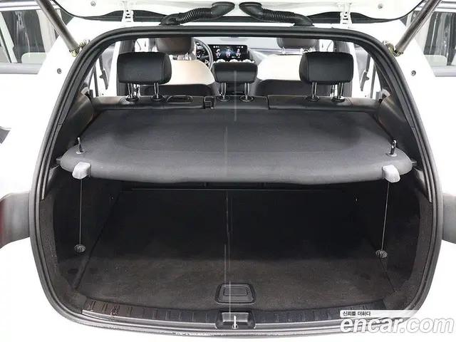 Mercedes-Benz GLA-Class 2023 2.0 гидро, миниатюра 5