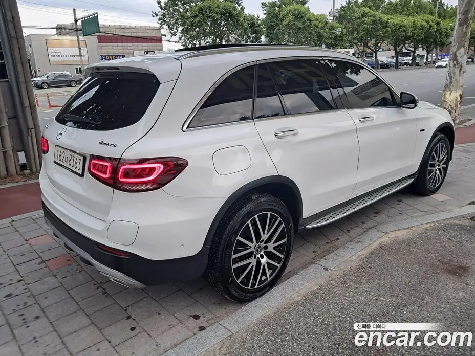 Mercedes-Benz GLC-Class 2021 2.0 гидро, фото 3 Mercedes-Benz GLC-Class 2021 2.0 гидро, фото 3
