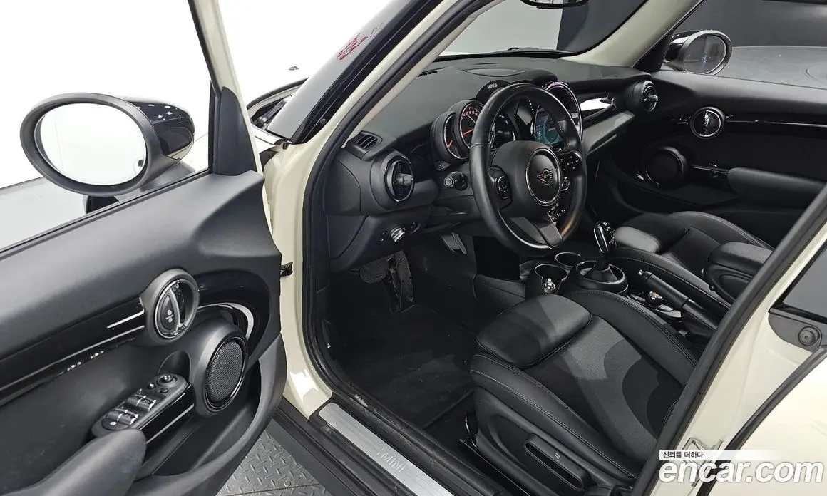 Mini Cooper 2021 1.5 автомат (гидро), фото 13
