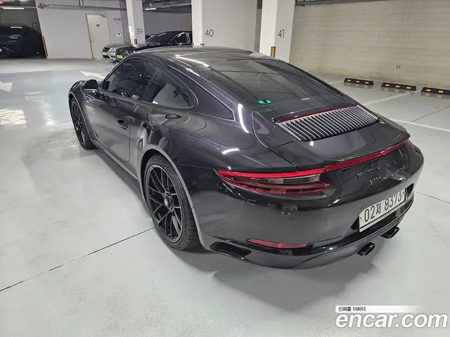 Porsche 911 2018 3.0 автомат (гидро), миниатюра 2