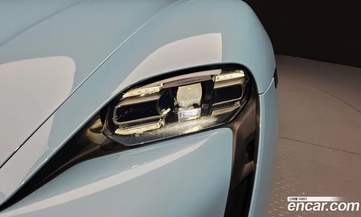 Porsche Taycan 2023 0.1 автомат (гидро), фото 8