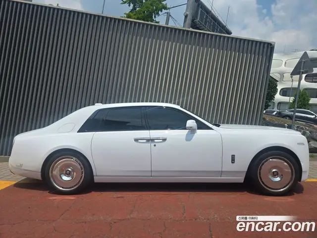 Rolls-Royce Phantom 2021 6.7 автомат (гидро), миниатюра 3 Rolls-Royce Phantom 2021 6.7 автомат (гидро), миниатюра 3