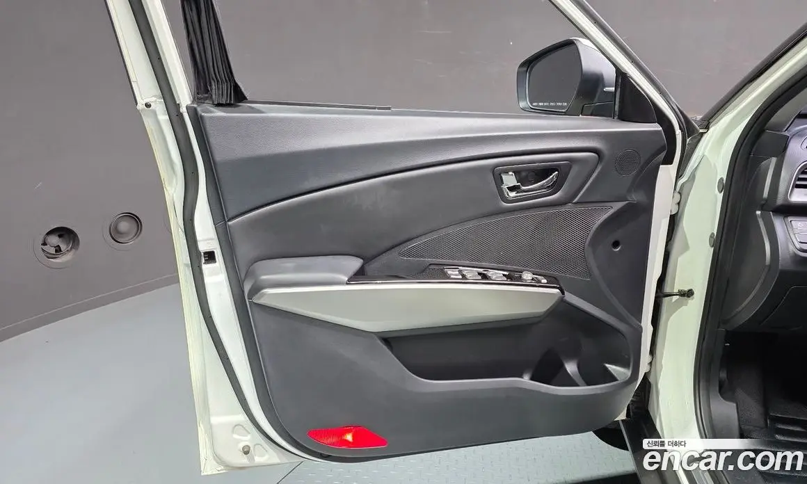 SsangYong TIBOLI 2016 1.6 автомат (гидро), фото 14