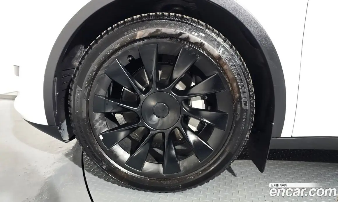 Tesla Model Y 2023 0.2 автомат (гидро), фото 4 Tesla Model Y 2023 0.2 автомат (гидро), фото 4