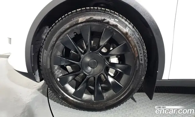 Tesla Model Y 2023 0.2 автомат (гидро), миниатюра 4 Tesla Model Y 2023 0.2 автомат (гидро), миниатюра 4