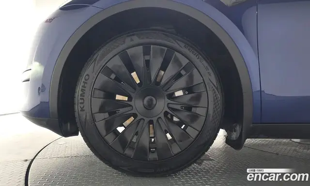 Tesla Model Y 2023 0.2 автомат (гидро), миниатюра 5 Tesla Model Y 2023 0.2 автомат (гидро), миниатюра 5