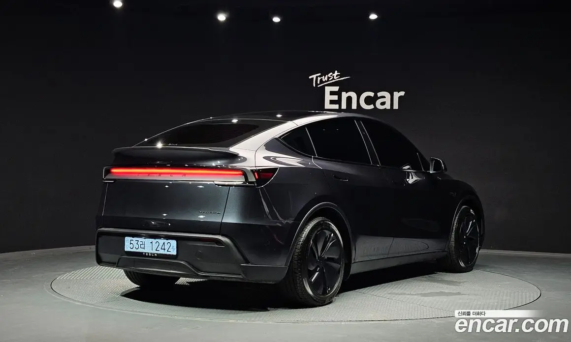 Tesla Model Y 2025 0.2 автомат (гидро), фото 2 Tesla Model Y 2025 0.2 автомат (гидро), фото 2