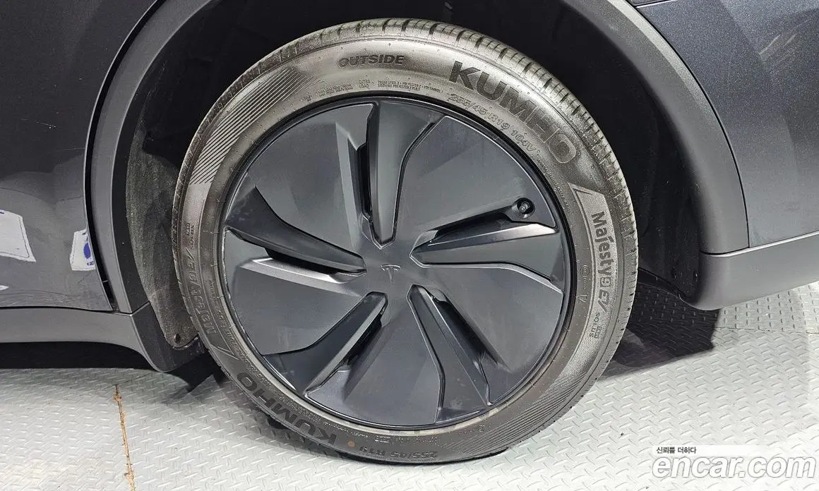 Tesla Model Y 2025 0.2 автомат (гидро), фото 7 Tesla Model Y 2025 0.2 автомат (гидро), фото 7