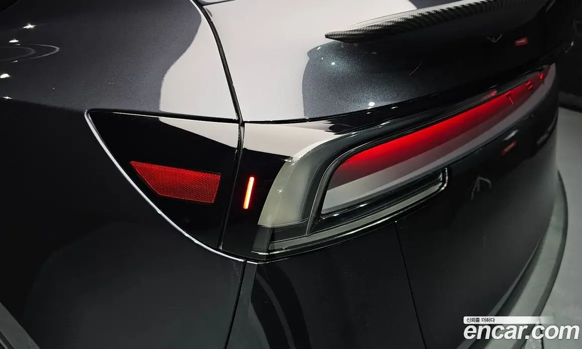 Tesla Model Y 2025 0.2 автомат (гидро), фото 9 Tesla Model Y 2025 0.2 автомат (гидро), фото 9