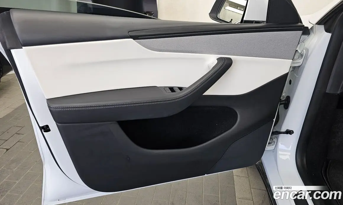 Tesla Model Y 2025 0.2 автомат (гидро), фото 14 Tesla Model Y 2025 0.2 автомат (гидро), фото 14