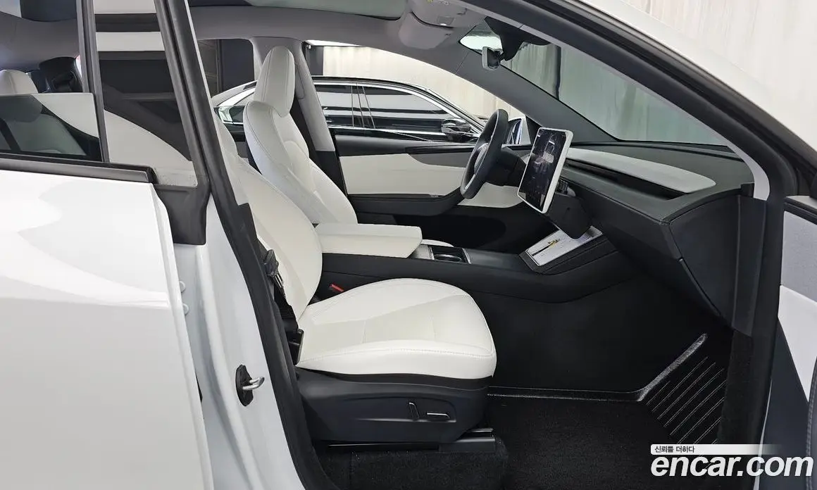 Tesla Model Y 2025 0.2 автомат (гидро), фото 17 Tesla Model Y 2025 0.2 автомат (гидро), фото 17
