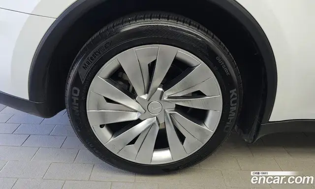 Tesla Model Y 2025 0.2 автомат (гидро), миниатюра 5 Tesla Model Y 2025 0.2 автомат (гидро), миниатюра 5