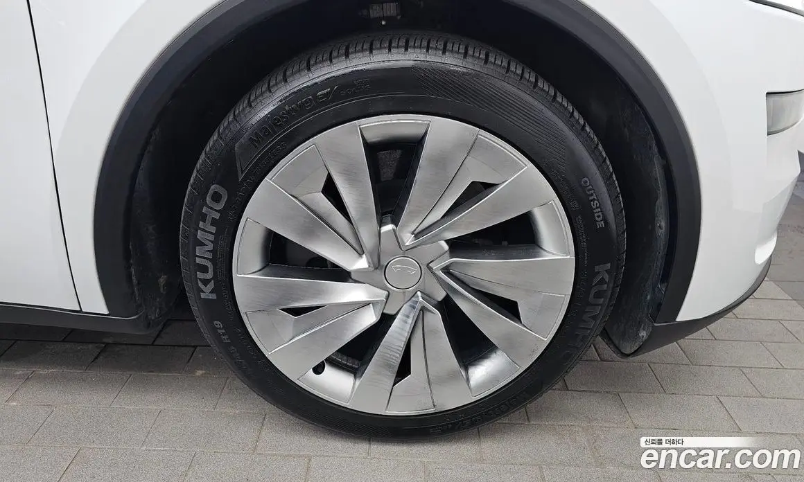 Tesla Model Y 2025 0.2 автомат (гидро), фото 7 Tesla Model Y 2025 0.2 автомат (гидро), фото 7