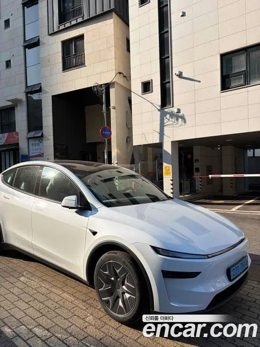 Tesla Model Y 2026 автомат (гидро), фото 1 Tesla Model Y 2026 автомат (гидро), фото 1
