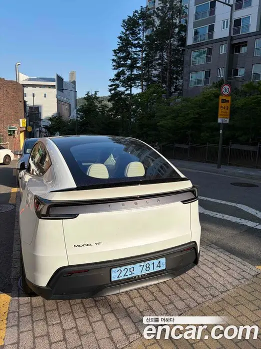 Tesla Model Y 2026 автомат (гидро), фото 5 Tesla Model Y 2026 автомат (гидро), фото 5