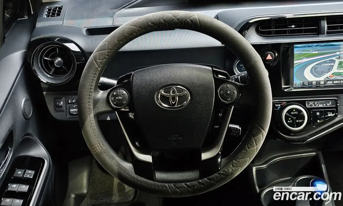 Toyota Prius 2018 1.5 автомат (гидро), фото 16 Toyota Prius 2018 1.5 автомат (гидро), фото 16