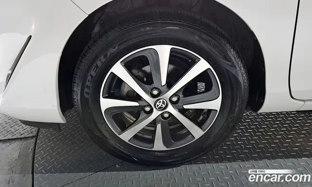 Toyota Prius 2018 1.5 автомат (гидро), миниатюра 5 Toyota Prius 2018 1.5 автомат (гидро), миниатюра 5