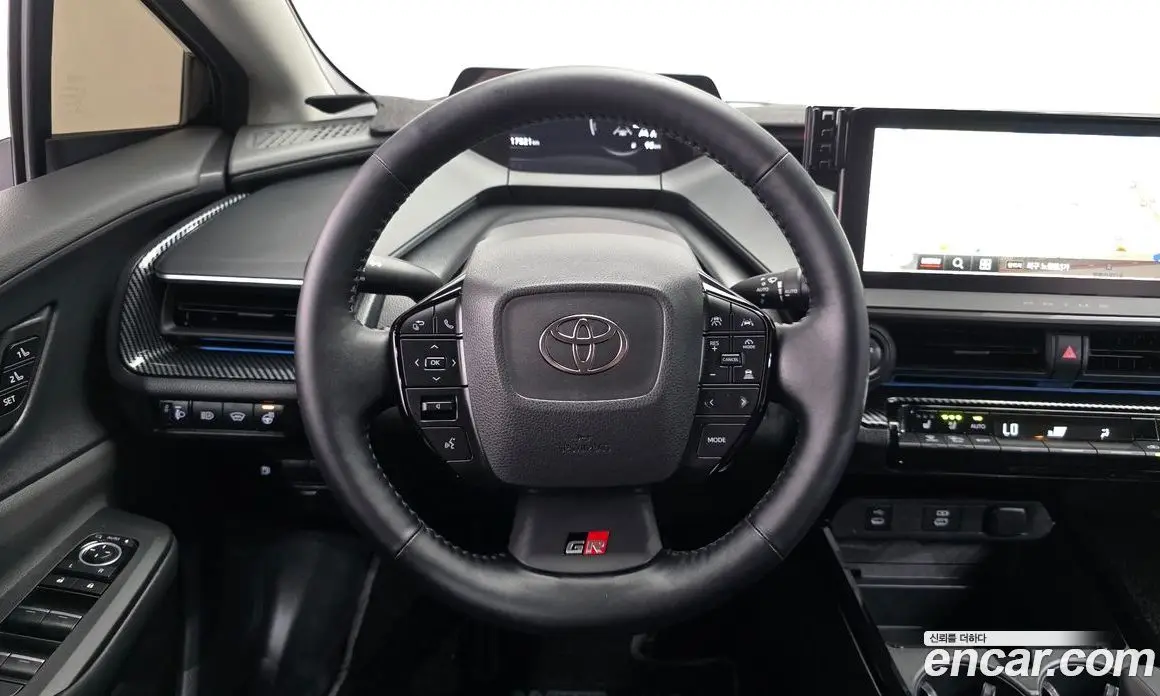Toyota Prius 2025 2.0 автомат (гидро), фото 18 Toyota Prius 2025 2.0 автомат (гидро), фото 18