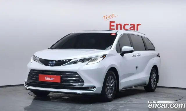 Toyota Sienna 2023 2.5 автомат (гидро), миниатюра 1 Toyota Sienna 2023 2.5 автомат (гидро), миниатюра 1