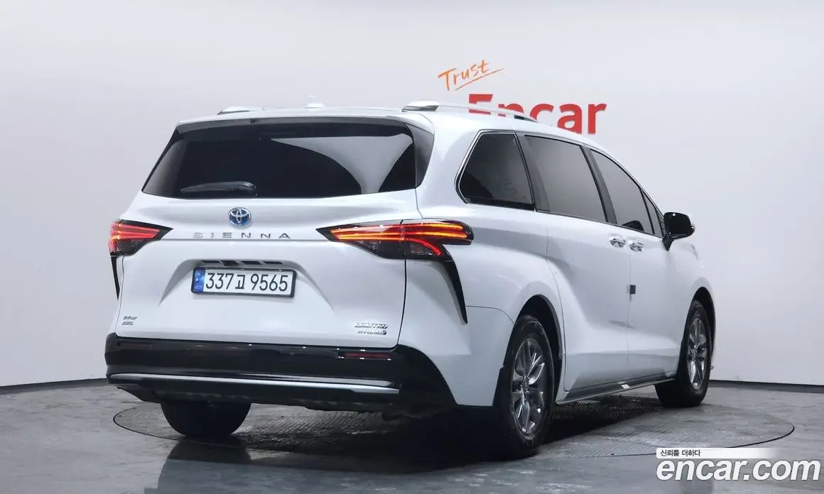Toyota Sienna 2023 2.5 автомат (гидро), фото 2 Toyota Sienna 2023 2.5 автомат (гидро), фото 2