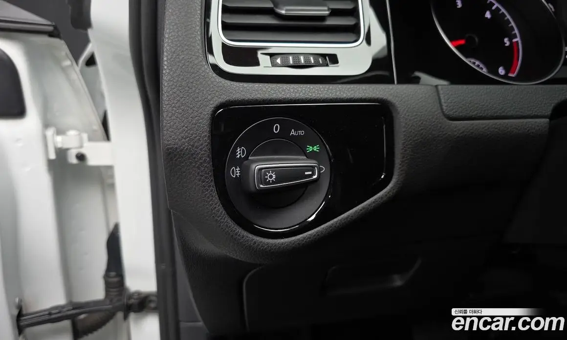 Volkswagen Golf 2013 2.0 автомат (гидро), фото 13