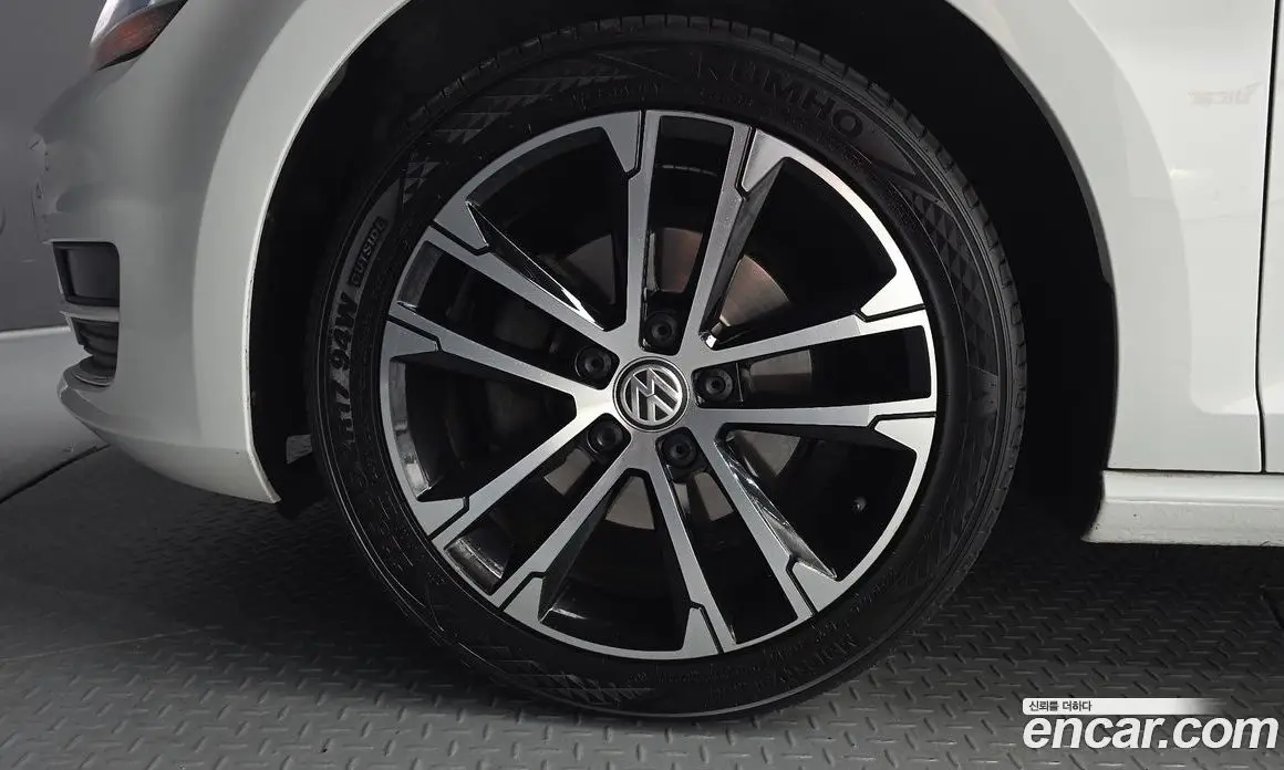 Volkswagen Golf 2013 2.0 автомат (гидро), фото 5