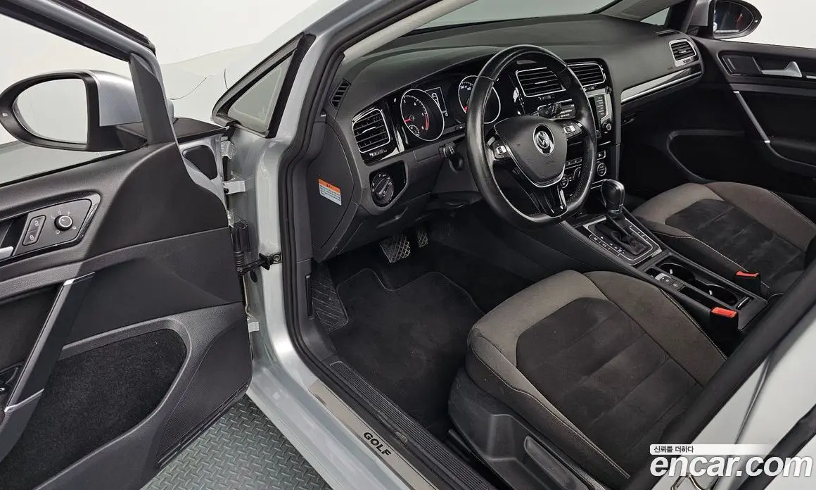 Volkswagen Golf 2015 2.0 автомат (гидро), фото 10