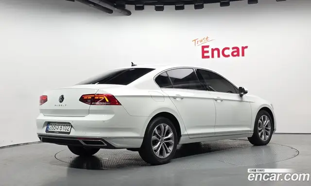Volkswagen Passat 2022 2.0 автомат (гидро), миниатюра 2