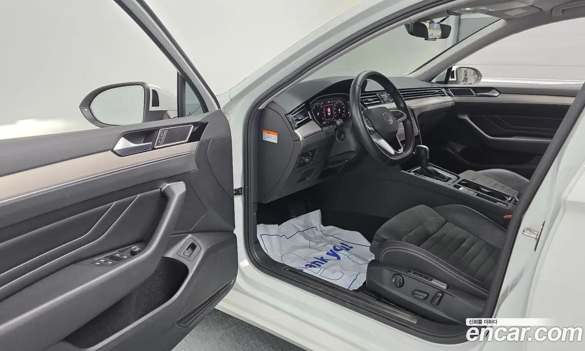 Volkswagen Passat 2022 2.0 автомат (гидро), фото 13