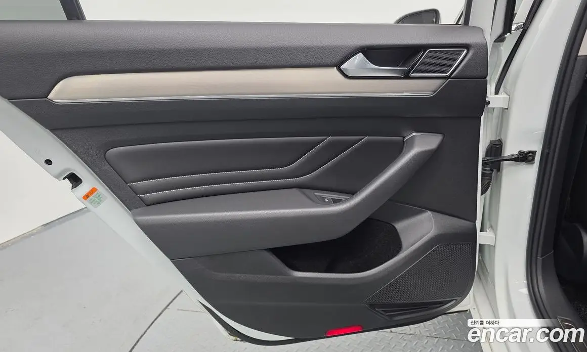 Volkswagen Passat 2022 2.0 автомат (гидро), фото 15