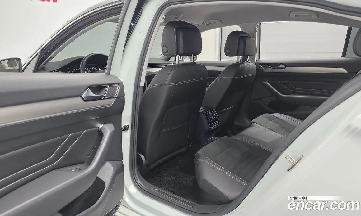 Volkswagen Passat 2022 2.0 автомат (гидро), фото 16