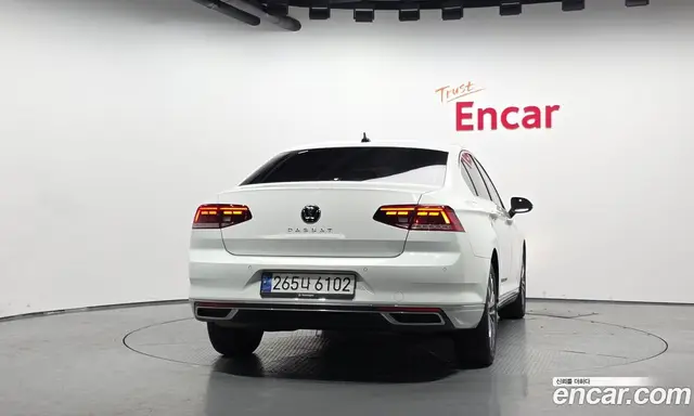 Volkswagen Passat 2022 2.0 автомат (гидро), миниатюра 4