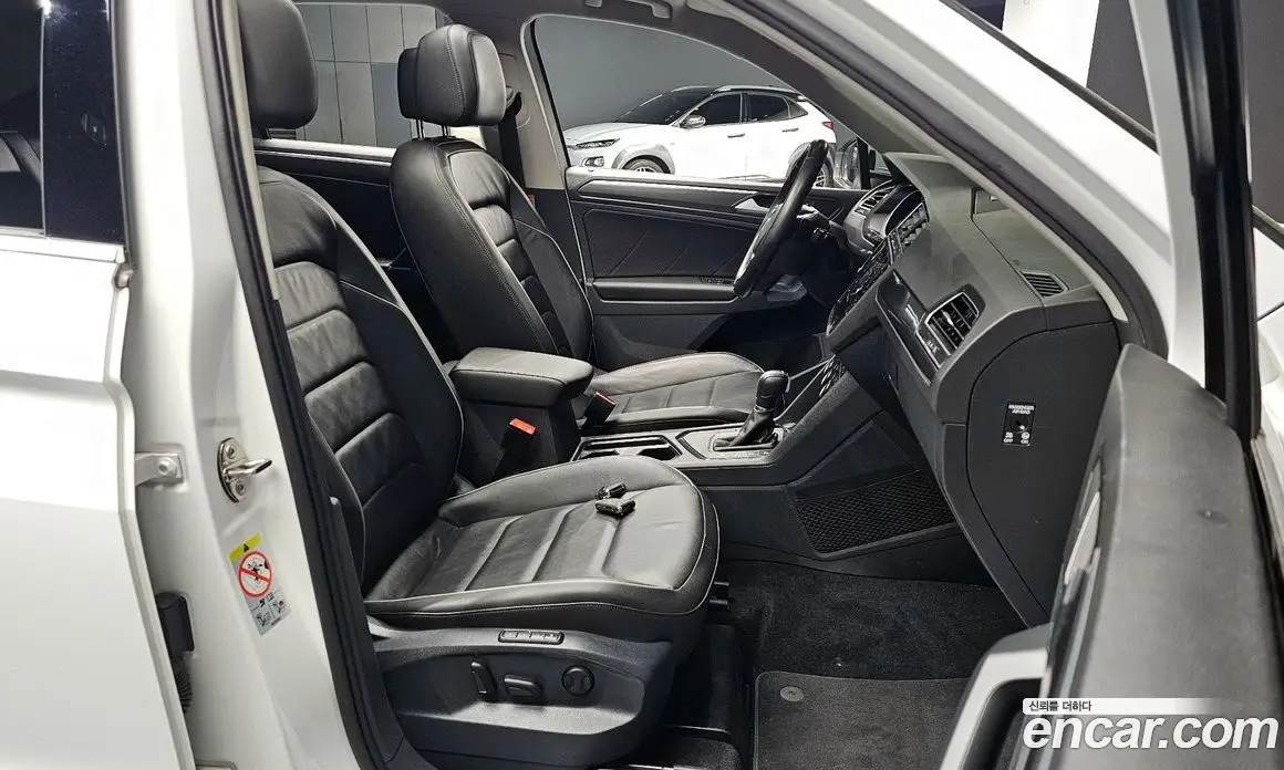 Volkswagen Tiguan 2018 2.0 автомат (гидро), фото 15
