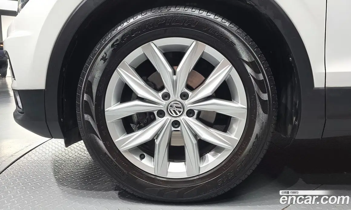 Volkswagen Tiguan 2020 2.0 автомат (гидро), фото 5