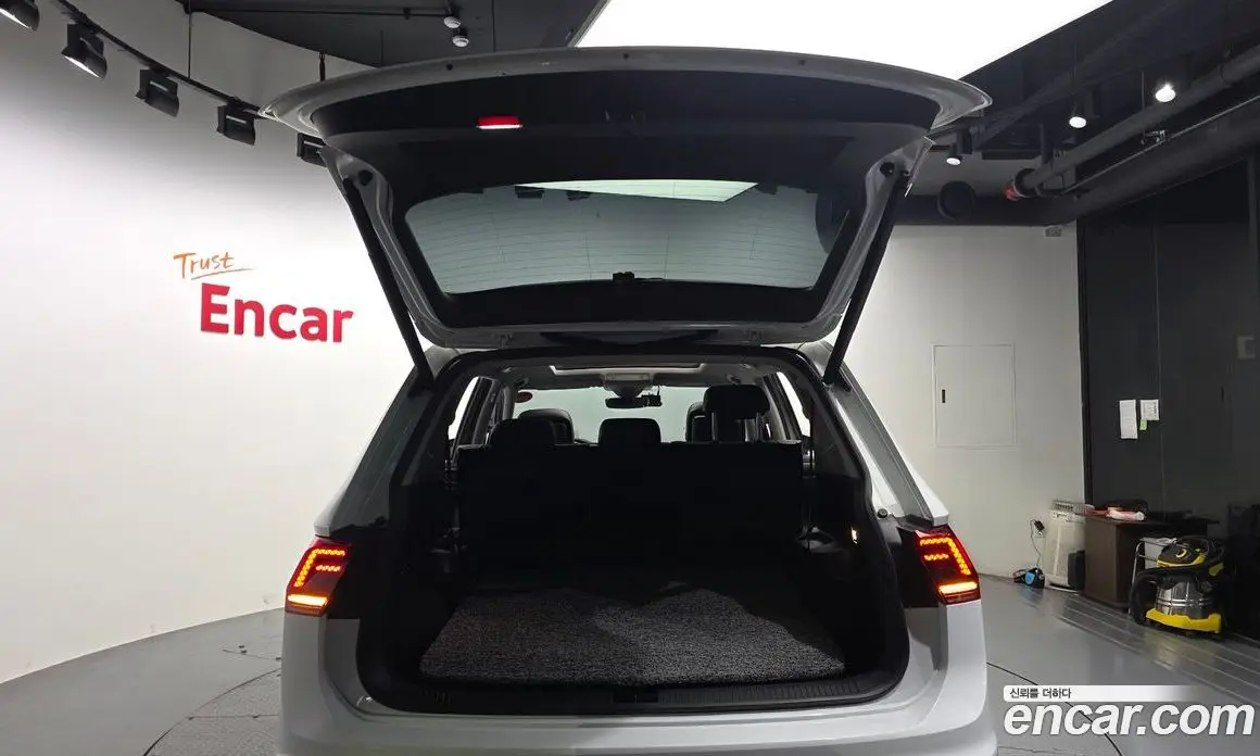 Volkswagen Tiguan 2020 2.0 автомат (гидро), фото 35