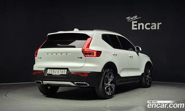 Volvo XC40 2020 2.0 автомат (гидро), миниатюра 2