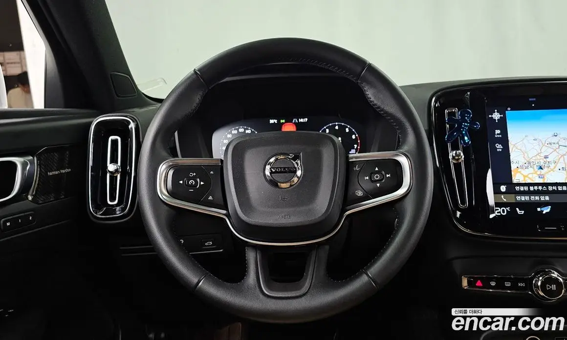 Volvo XC40 2020 2.0 автомат (гидро), фото 19