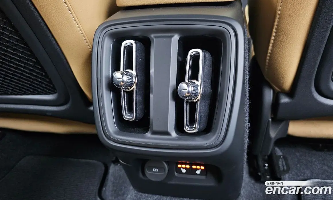 Volvo XC40 2020 2.0 автомат (гидро), фото 25