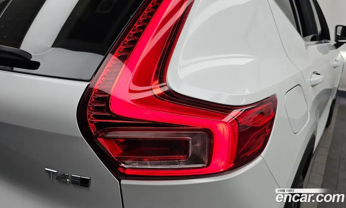 Volvo XC40 2020 2.0 автомат (гидро), фото 9