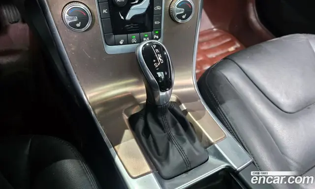 Volvo XC60 2016 2.0 автомат (гидро), миниатюра 9