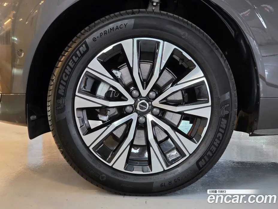 Volvo XC60 2025 2.0 автомат (гидро), фото 5