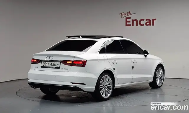 Audi A3 2018 2.0 автомат (гидро), миниатюра 2