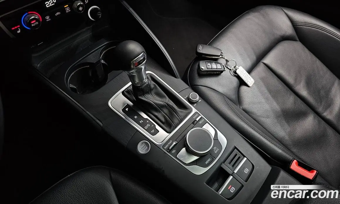 Audi A3 2018 2.0 автомат (гидро), фото 12