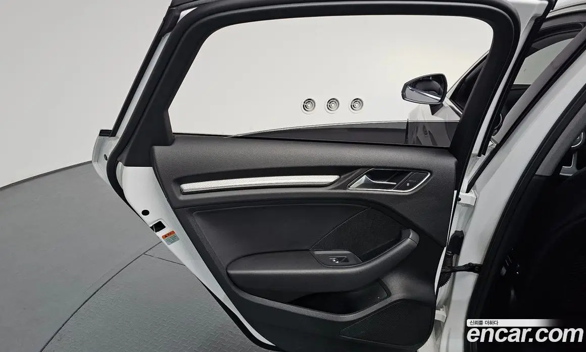 Audi A3 2018 2.0 автомат (гидро), фото 15