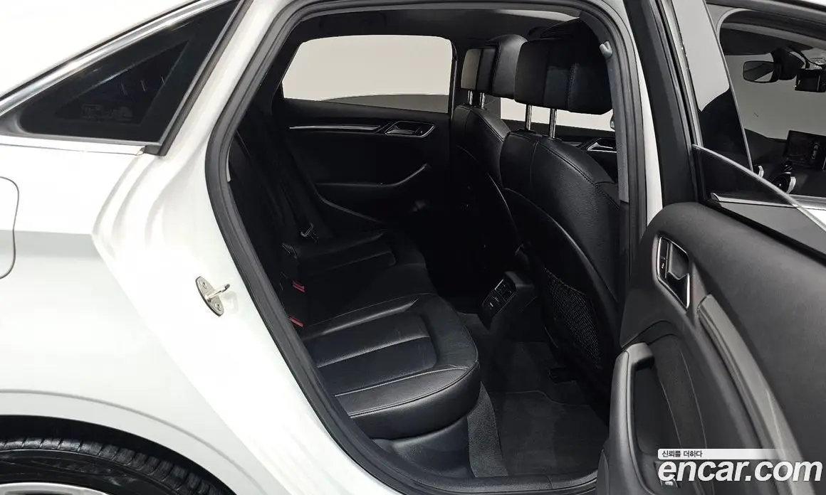 Audi A3 2018 2.0 автомат (гидро), фото 17