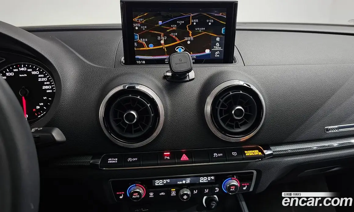 Audi A3 2018 2.0 автомат (гидро), фото 20